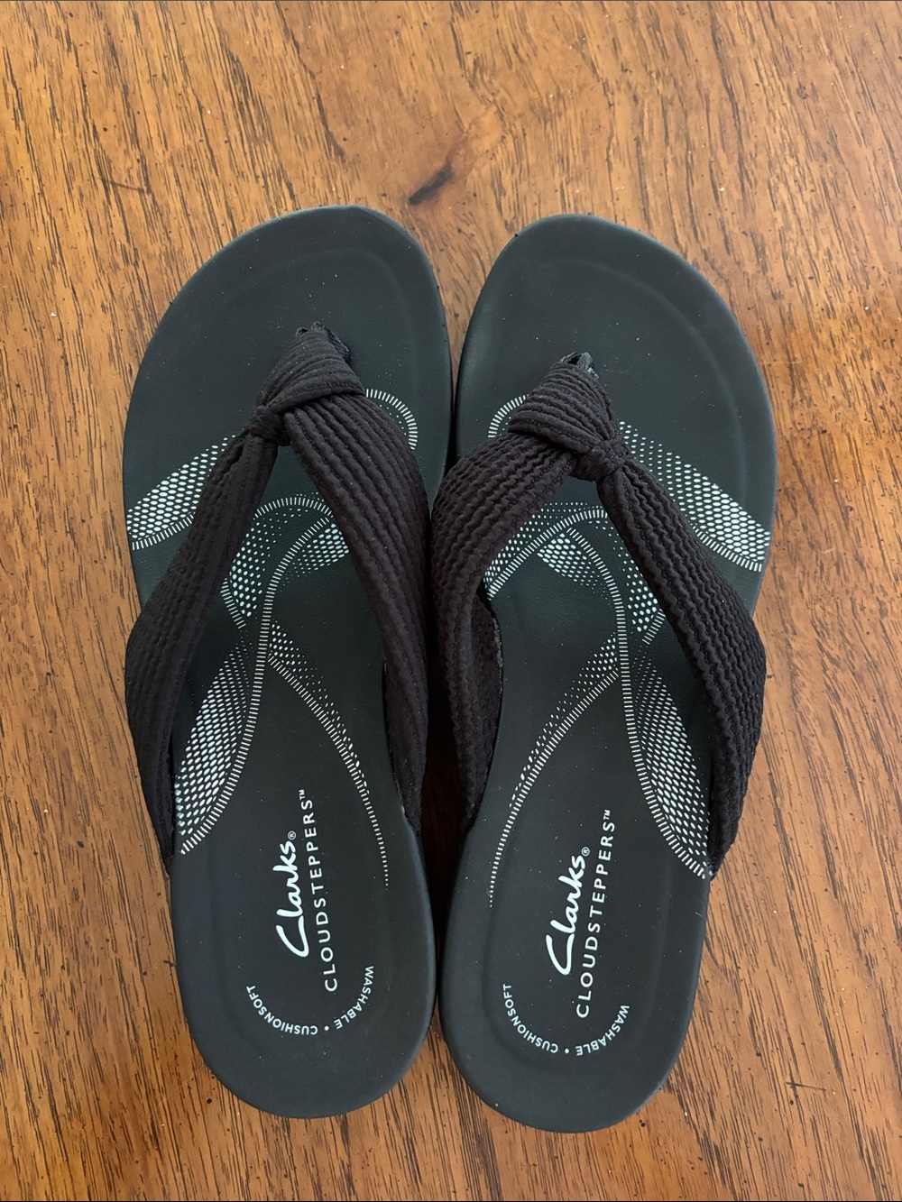 Clarks Black Cloudsteppers Knotted Strap Flip Flops